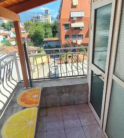 Apartman Economy Wooden